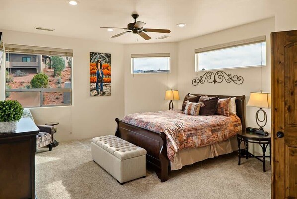 3 habitaciones, escritorio, tabla de planchar con plancha y wifi gratis 
