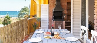 Unique Sea views & Beachfront Apartment