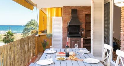 Unique Sea views & Beachfront Apartment