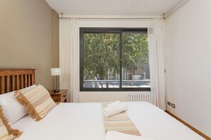 3 bedrooms, iron/ironing board, travel crib, free WiFi