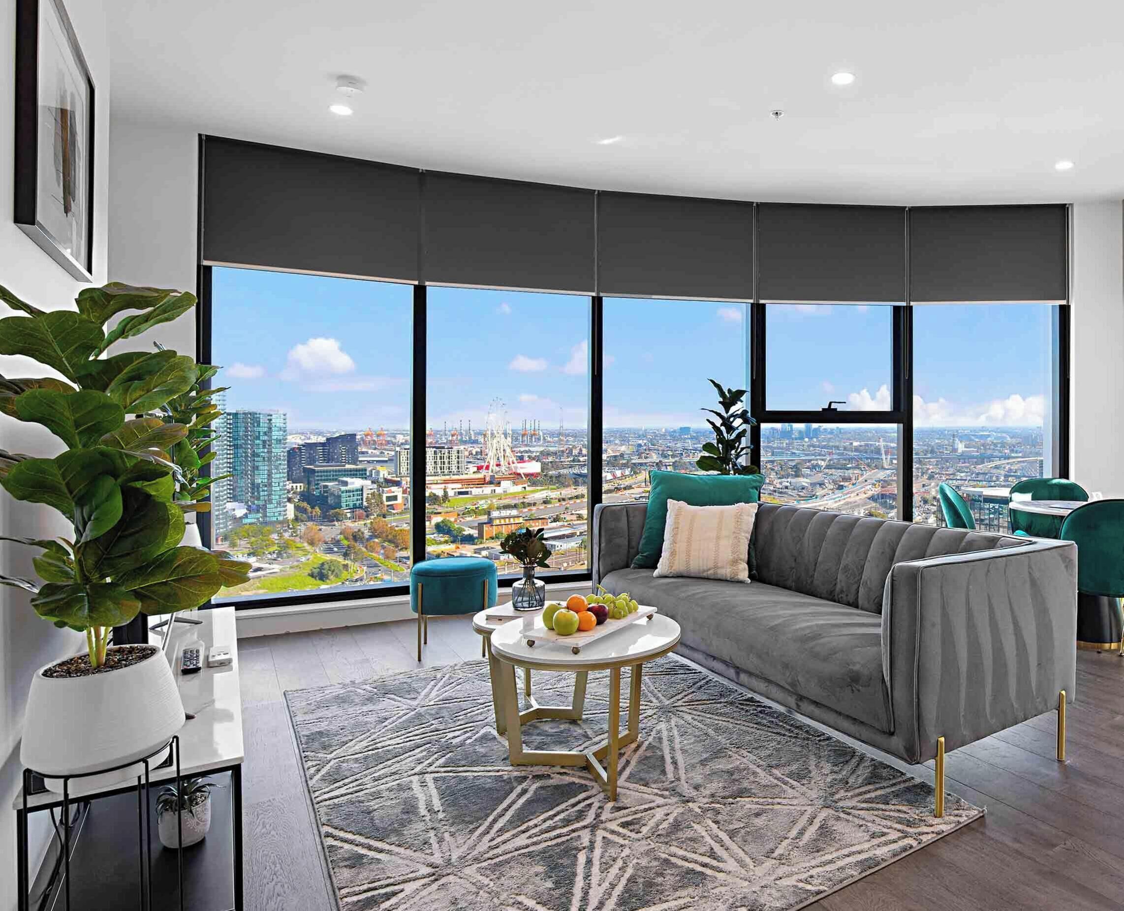 Premium-Apartment, 2 Schlafzimmer, Stadtblick | Laptopgeeigneter Arbeitsplatz, Bügeleisen/Bügelbrett, Zustellbetten