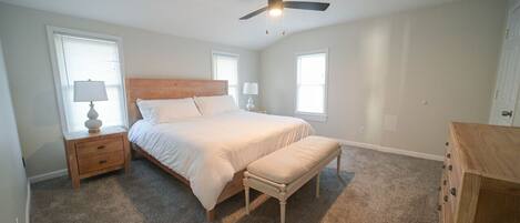 4 bedrooms, iron/ironing board, free WiFi, bed sheets