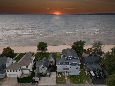 Penthouse | Historic Oneida Lakefront Condo 5