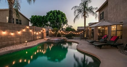 Massive 5 Bdrm Getaway W/pool, Hot Tub, Game Room!