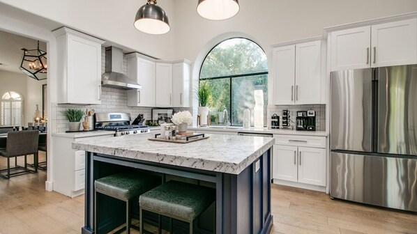 Private kitchen - Private Sanctuary in North Scottsdale W/pool! (Scottsdale)