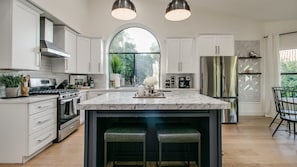 Studio (4 Bedrooms) | Private kitchen | Fridge, microwave, oven - Private Sanctuary in North Scottsdale W/pool! (Scottsdale)