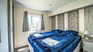 2 Schlafzimmer, Reisekinderbett, kostenloses WLAN, Bettwäsche