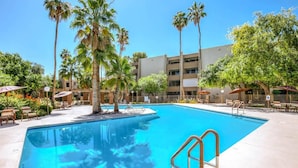 Unclassified image, 4 of 36, button - Hip and Comfy Condo in Hub of Old Town Scottsdale! (Scottsdale)