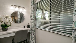 Studio (2 Bedrooms) | 2 slaapkamers, een strijkplank/strijkijzer, beddengoed