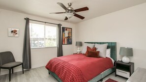 Studio (2 Bedrooms) - Hip and Comfy Condo in Hub of Old Town Scottsdale! (Scottsdale)