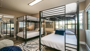 House (5 Bedrooms) | 5 bedrooms, bed sheets