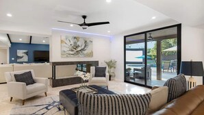 Studio (5 Bedrooms) | Living area - Stunning Vacation Dream Home W/backyard Paradise! (Scottsdale)
