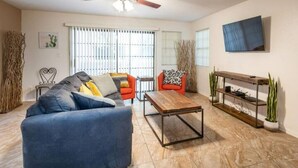 TV - Spacious Mesa 2 Bdrm Condo! (Mesa)