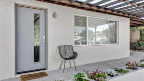 Unclassified image, 2 of 29, button - Modern and Comfy 3 Bdrm Near Melrose District! (Phoenix)