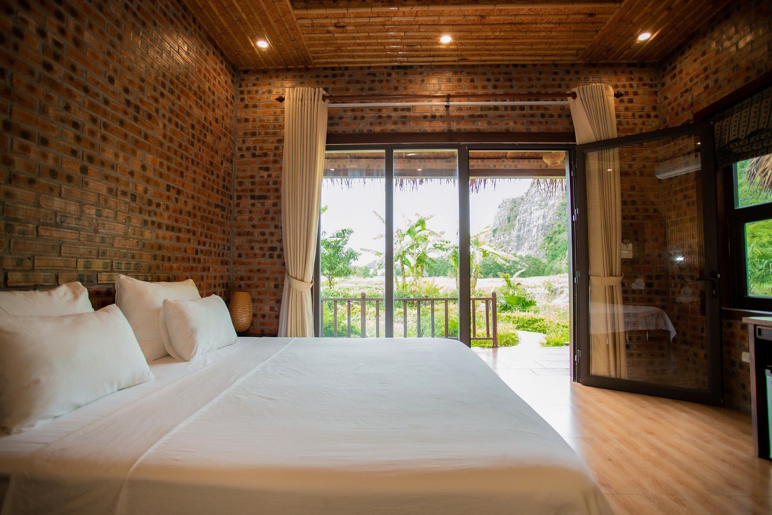 Habitación doble superior | Minibar, escritorio, wifi gratis y ropa de cama