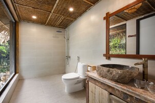 Dusche, Regendusche, kostenlose Toilettenartikel, Haartrockner