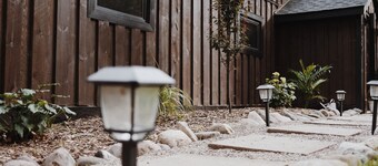 Cozy newly remodeled cabin on half acre of lake shore!