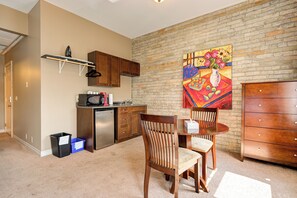 尊荣套房 | 1 多间卧室、遮光窗帘、熨斗/熨衣板、免费 WiFi