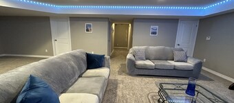 Cozy 2 Bdrm, Lounge w/fpl, Kitchenette, TV, Wi-Fi