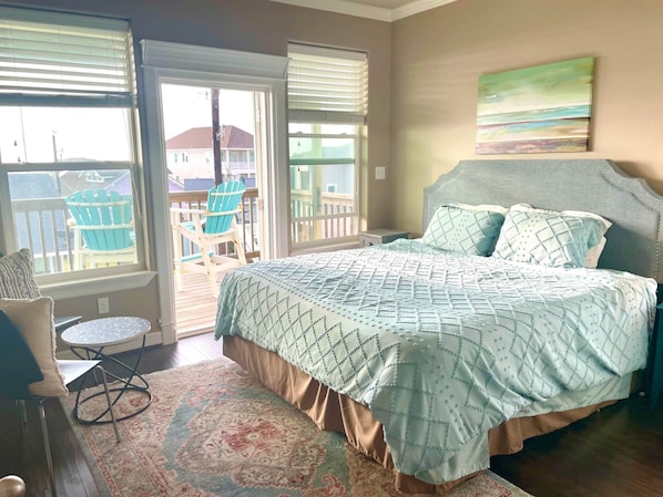 4 bedrooms, WiFi, bed sheets