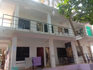 Front of property - Est Hem Guesthouse Arambol (Arambol)