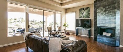 Studio (4 Bedrooms) | Wohnbereich