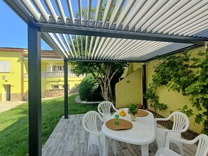 Outdoor dining - House with private pool in L'escala, Costa Brava-HUTG-047886 (l'Escala)