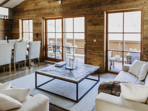 Luxury chalet with wellness near the ski lift
