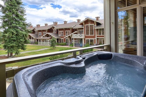 Outdoor Adventure at Sun Peaks 33 - True Ski In/Out Access