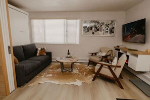 Smart TV, fireplace, books - Top-notch comforts in a rural setting in Woody Creek on the River/close to Aspen (Snowmass)