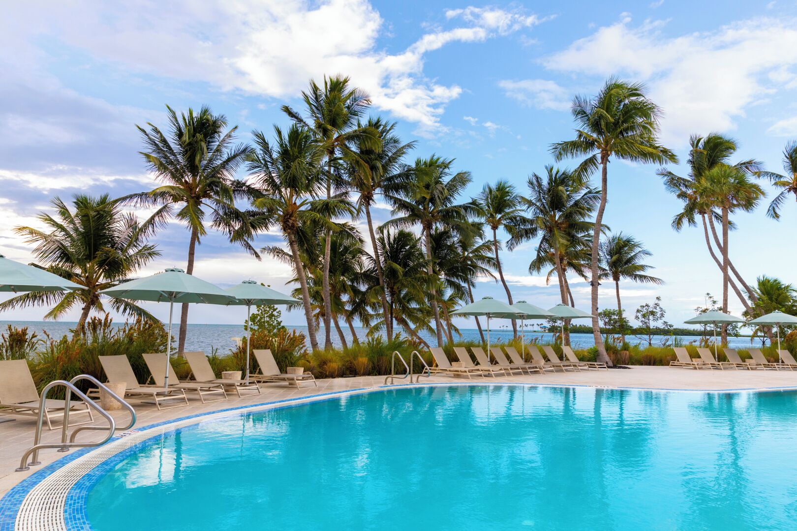A Place You'll Surely Enjoy! Courtyard View, Free Parking, Onsite Pool