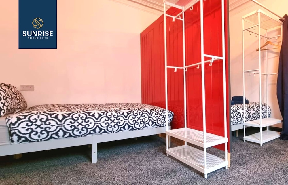 The Digs 2 Bedrooms, 4 Double Beds Dundee Vrbo