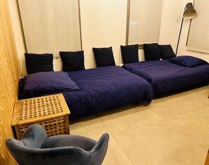 1 室のベッドルーム、デスク、防音設備、WiFi