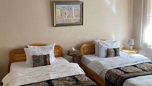 Blackout drapes, WiFi (free) - Salom INN (Bukhara)