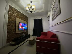 Family Apartment, 2 Bedrooms | Living area