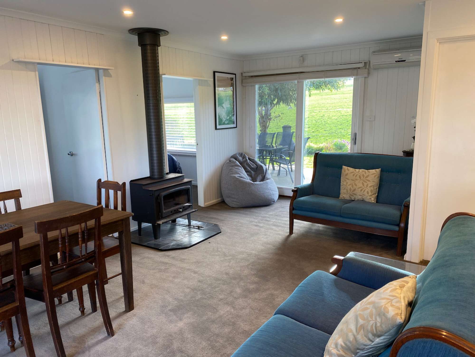 Télévision, cheminée