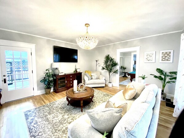 Smart-tv en een open haard