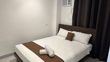 Standard Room, 1 King Bed | Free WiFi, bed sheets