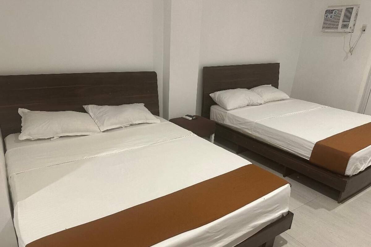 Familieværelse - 2 queensize-senge | Gratis Wi-Fi, sengetøj