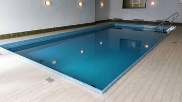 Innenpool, beheizter Pool