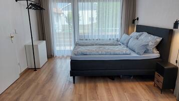 1 Schlafzimmer, Reisekinderbett, kostenloses WLAN, Bettwäsche