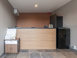 ฝ่ายต้อนรับ