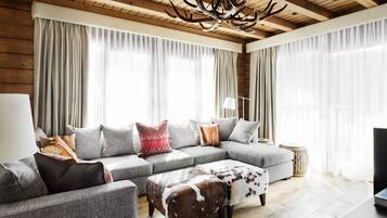 Minibar (mit einigen kostenlosen Artikeln), Zimmersafe