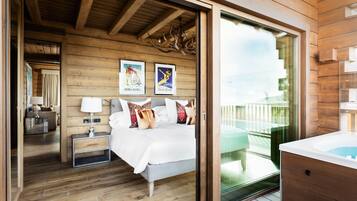 Minibar (con algunos artículos gratuitos), caja fuerte, cortinas opacas