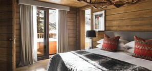 Suite Deluxe (Lodge) | Minibar contenant certains articles gratuits, coffre-fort