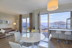 Interior - Lake View, Luxury Apartment in Someraro, Stresa - Apartment WEST (Stresa)