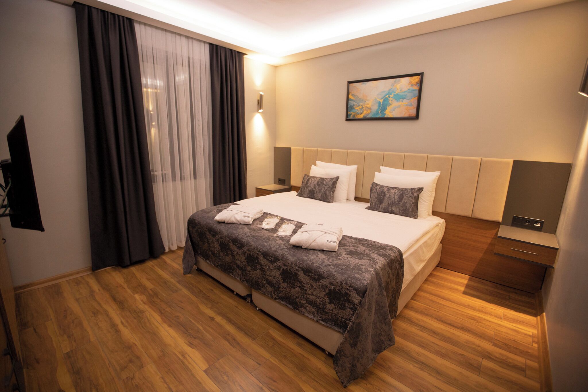 Premium bedding, Select Comfort beds, free minibar items, in-room safe