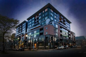 Exterior - Beautiful 2 Bed, 2 Bath in Prime Downtown Halifax (Halifax)