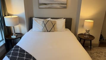 2 soveværelser, skrivebord, strygejern/strygebræt, weekendseng