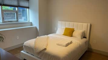 1 bedroom, desk, iron/ironing board, WiFi